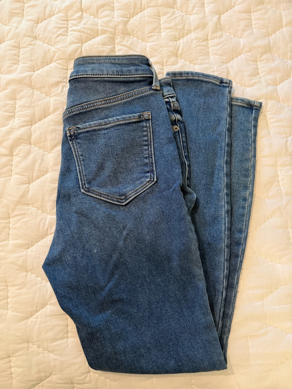 Old Navy Women’s Skinny Jeans in Medium Blue Denim
